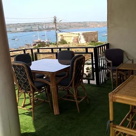 Seafront 3 Bedroom In Ghadira Bay, Mellieha Daire Is-Sellum