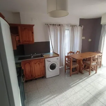 Seafront 3 Bedroom In Ghadira Bay, Mellieha Daire Is-Sellum